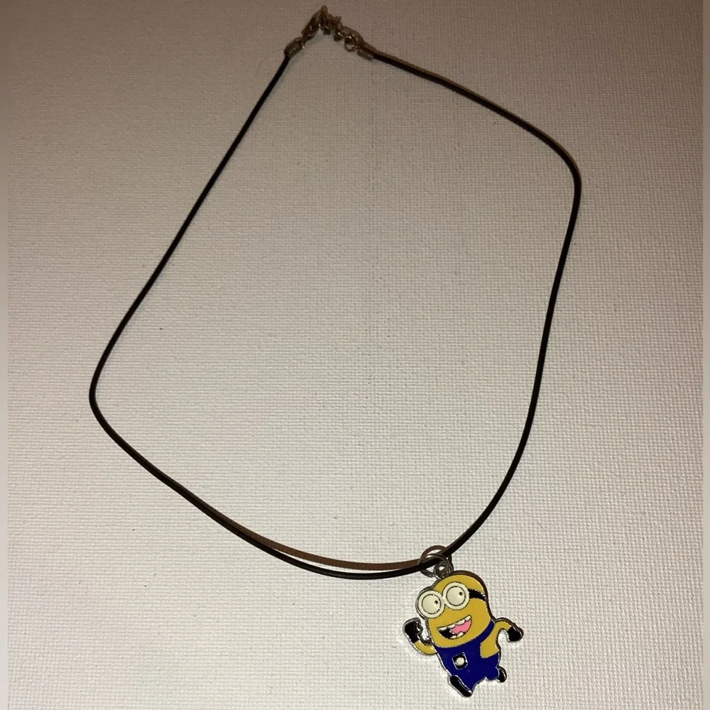 4/$15 🌻 Minions Acrylic Charm Necklace
